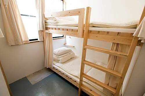 plumhostel