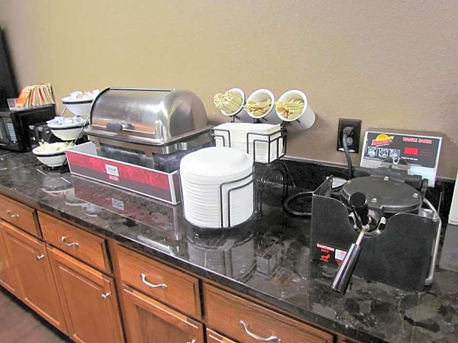 Oak Hill Inn & Suites