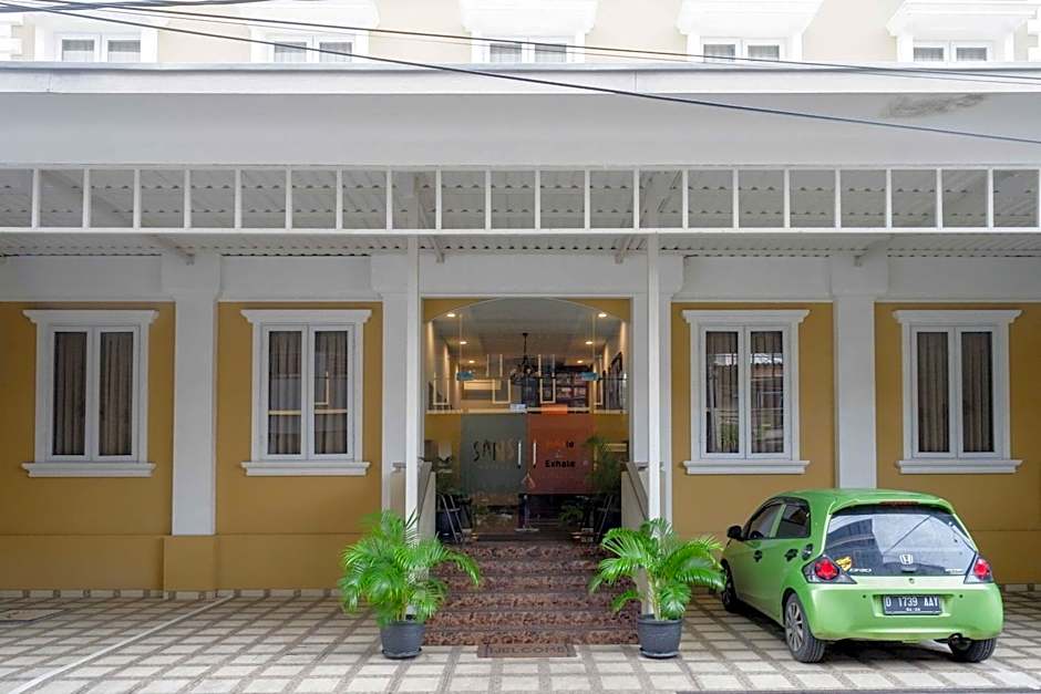 Sans Hotel Empress Simpang Lima