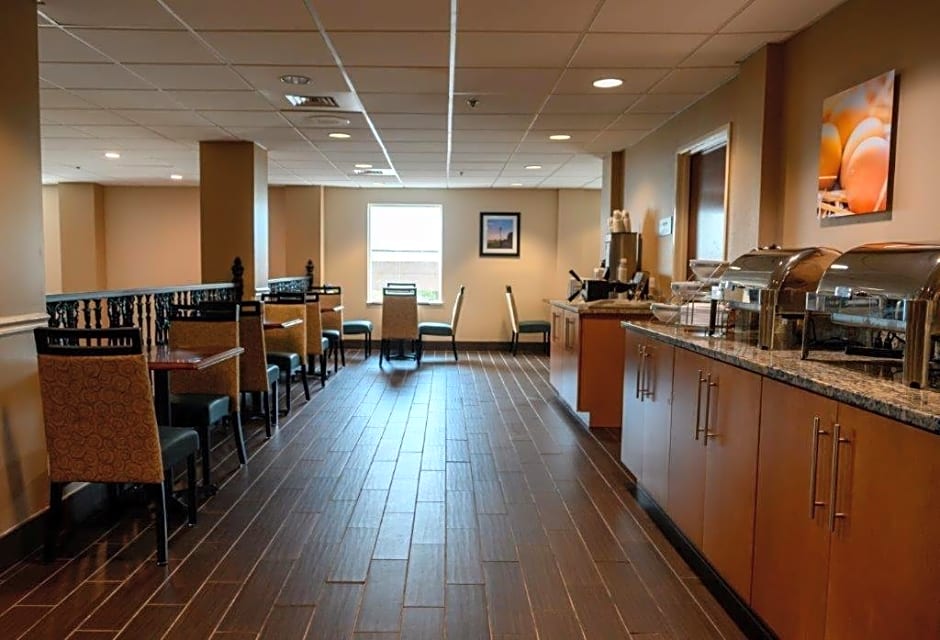 Comfort Inn & Suites Patriots Point