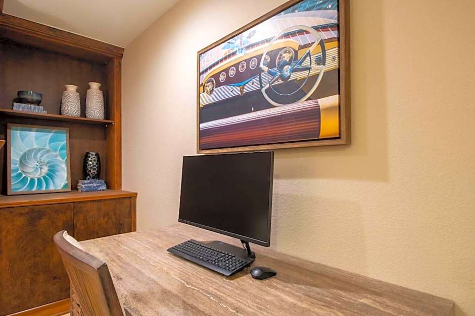 Econo Lodge Inn & Suites Foley-North Gulf Shores