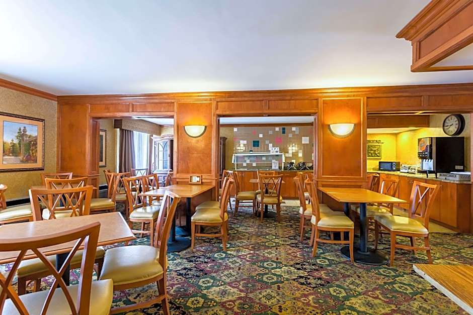 Clarion Inn and Summit Center