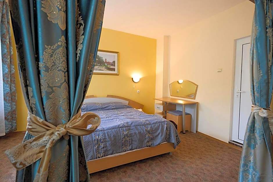 Хотел "Загоре"