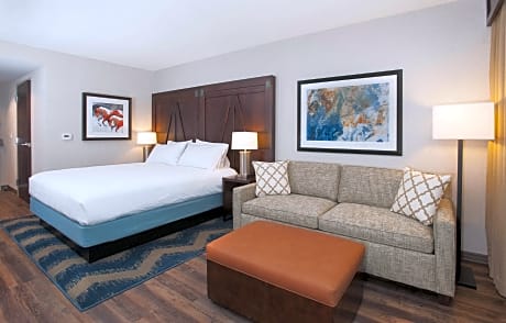 2 Queen Mobility/Hearing Accessible W/Bathtub