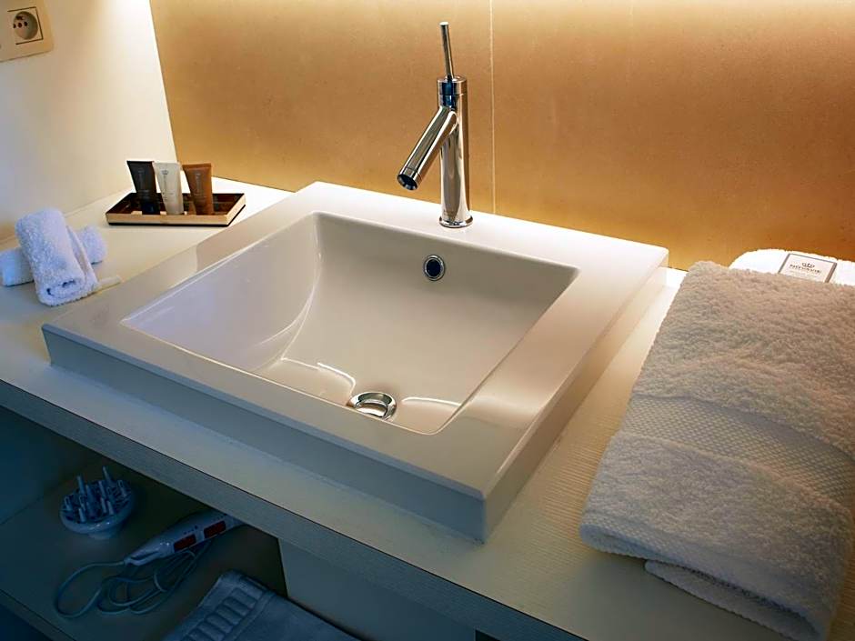 B&B Alphabet - Luxury Guesthouse and Art Gallery