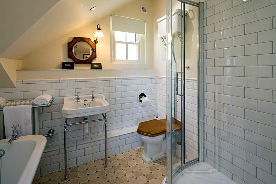 Tolcarne Beach Colonial Restaurant and Rooms