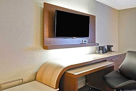 Junior Suite, 1 King, Corner room, High floor