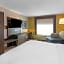 Holiday Inn Express Hotel & Suites Woodhaven By IHG