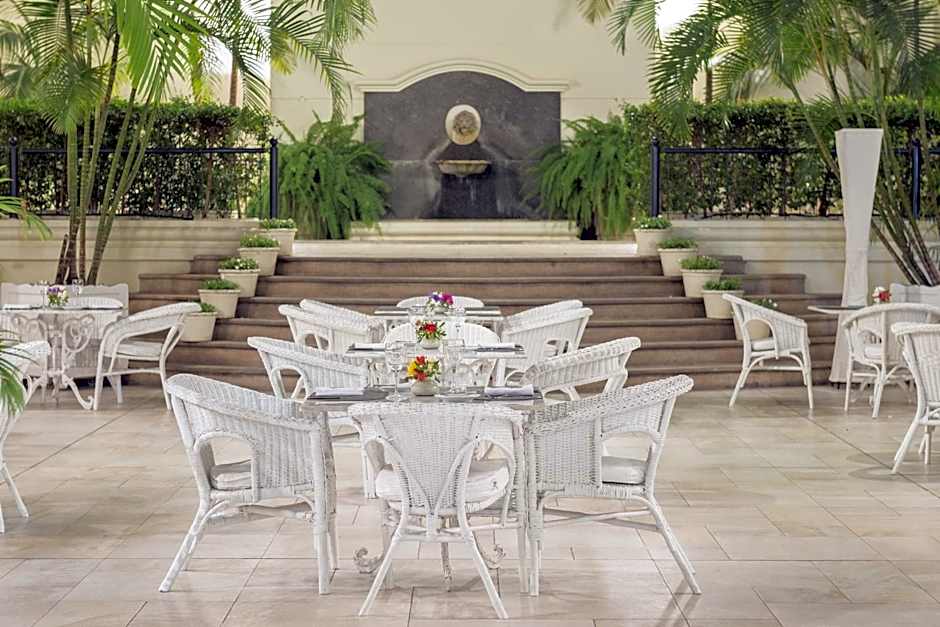 Loi Suites Recoleta Hotel