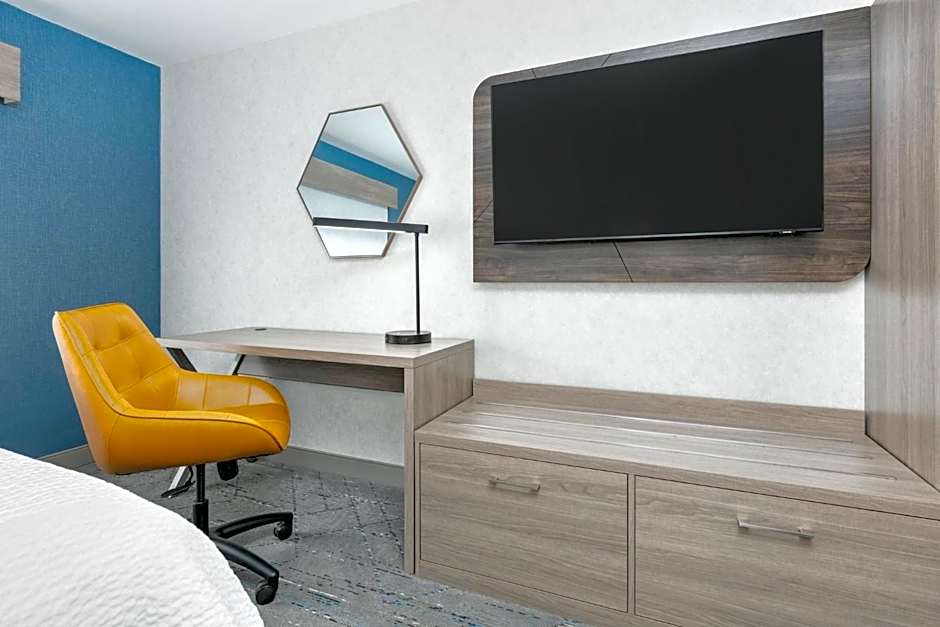 Holiday Inn Express Hotel and Suites Valparaiso By IHG