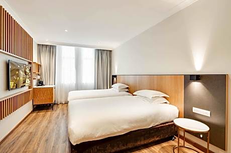 Signature Deluxe Twin