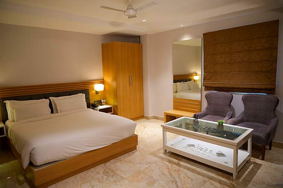LUXUS INN DHANBAD