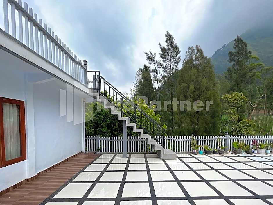 Family Homestay Syariah Bromo Mitra RedDoorz