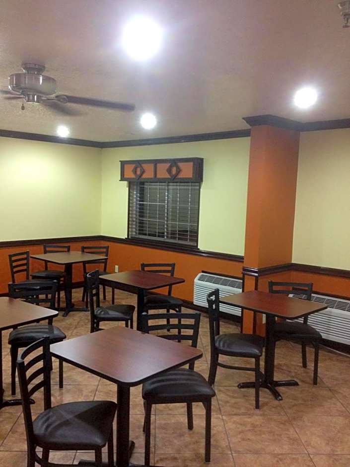 Super 8 by Wyndham Moriarty