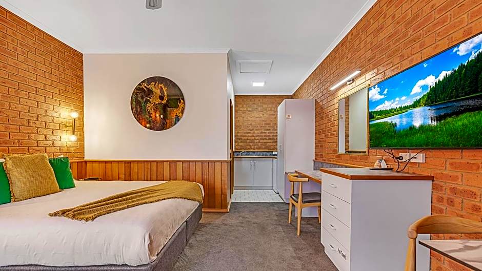 Golden River Motor Inn