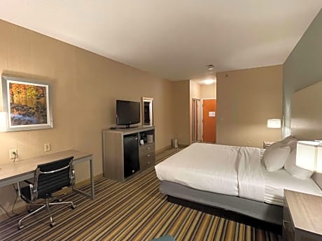 Best Western Plus New England Inn & Suites