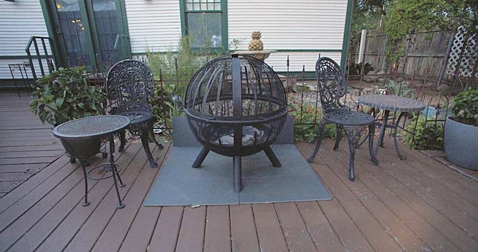 Granbury Gardens Bed and Breakfast