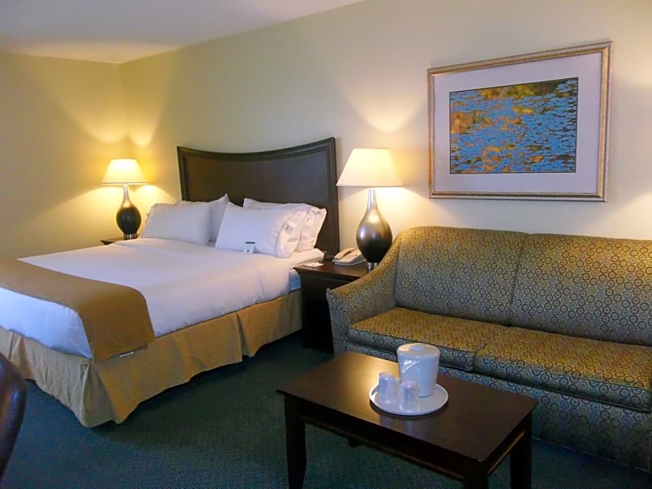 Holiday Inn Express Indianapolis Airport