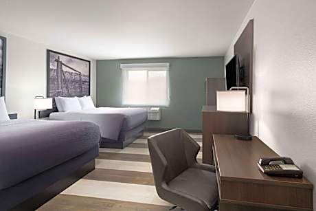 Deluxe Business Queen Room with Two Queen Beds - Non-Smoking