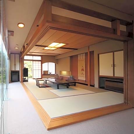Deluxe Family Suite