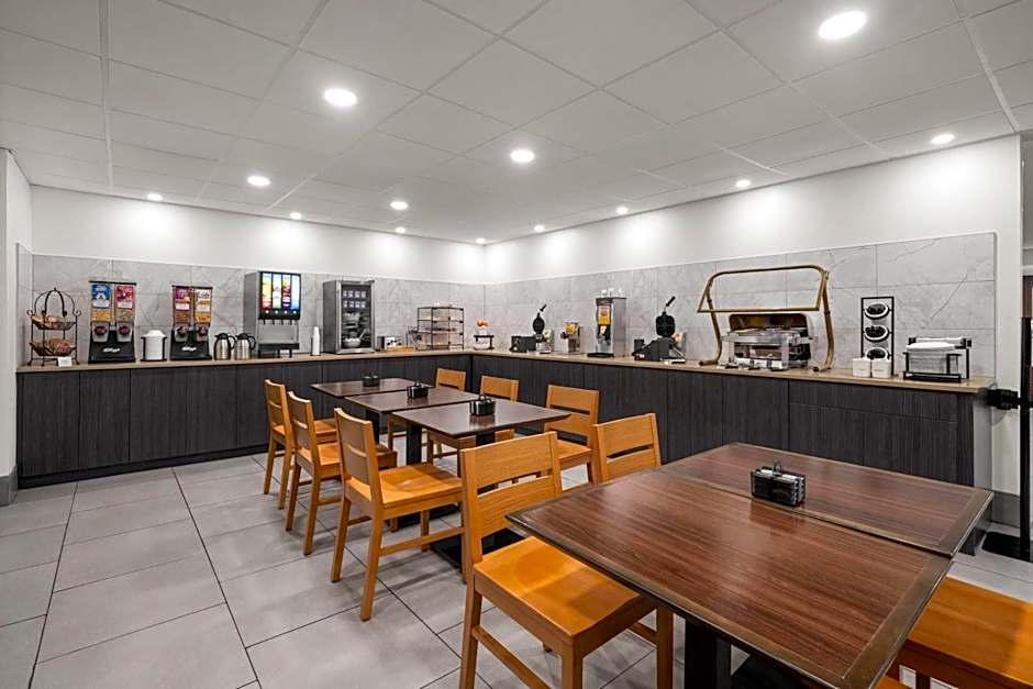 Wingate by Wyndham Matthews/Charlotte