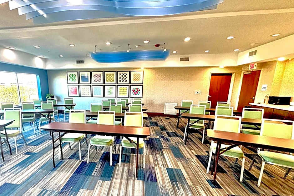 Holiday Inn Express & Suites Houston Westchase - Westheimer By IHG