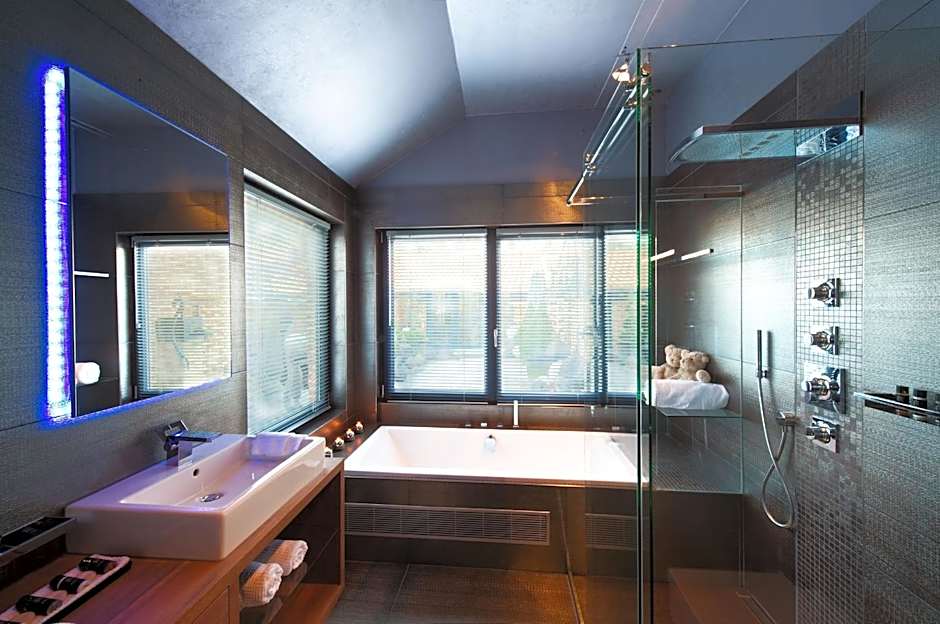 Suite & B by Hofke van Bazel