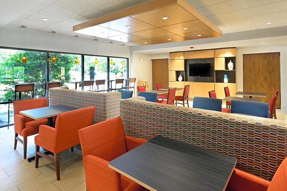 Holiday Inn Express Hotel & Suites Research Triangle Park