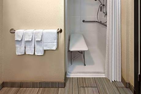 Super 8 by Wyndham Copley Akron