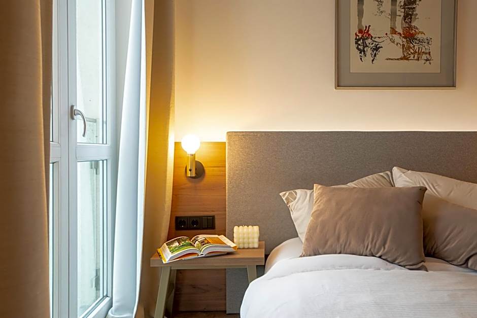 FortyPlusOne Hotel - Newly Renovated!