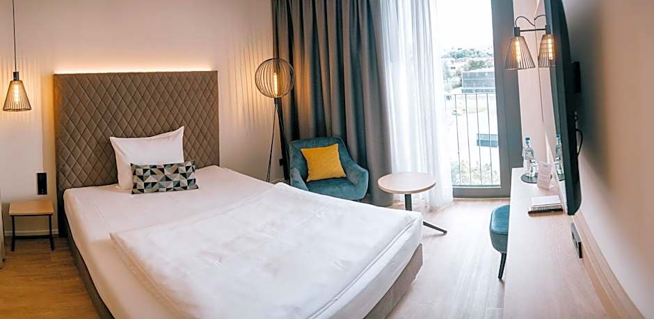 LOOM Hotel & Skybar