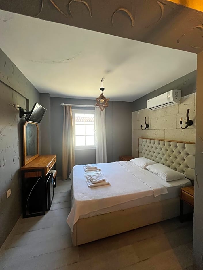 La Mira Suites