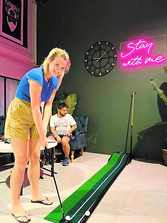 You Empire Hostel & Bar