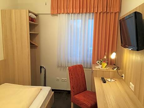 Economy Single Room