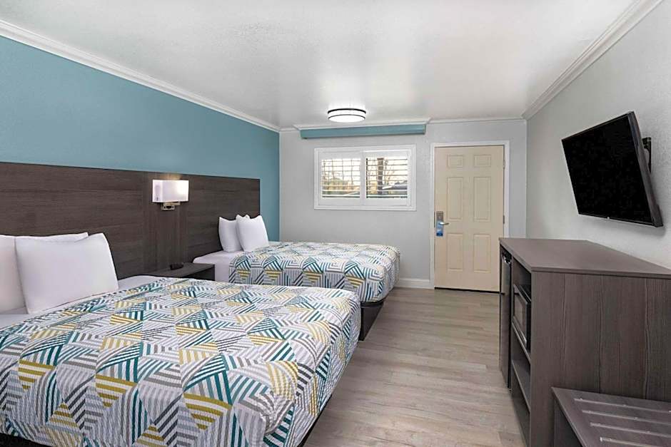 Travelodge by Wyndham Lemoore Near Naval Air Station