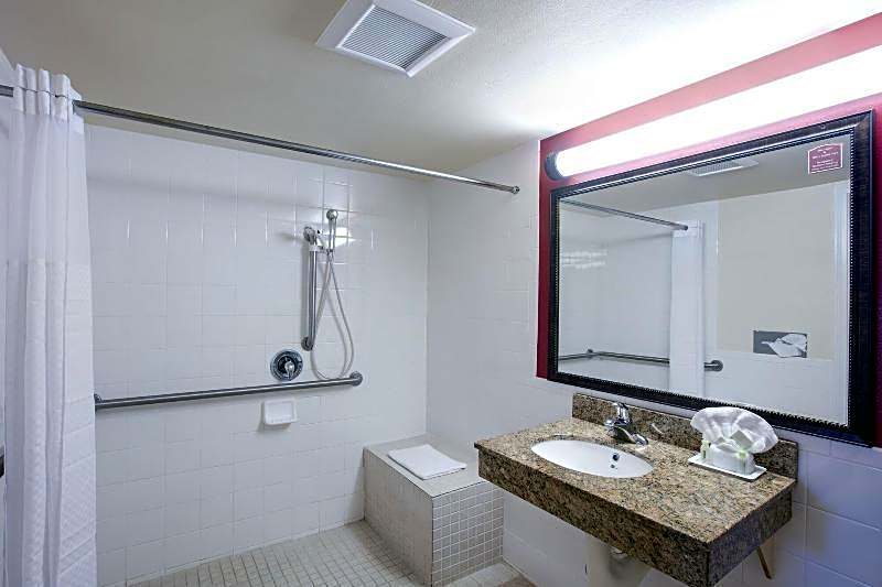 Super 8 Motel - Westminister