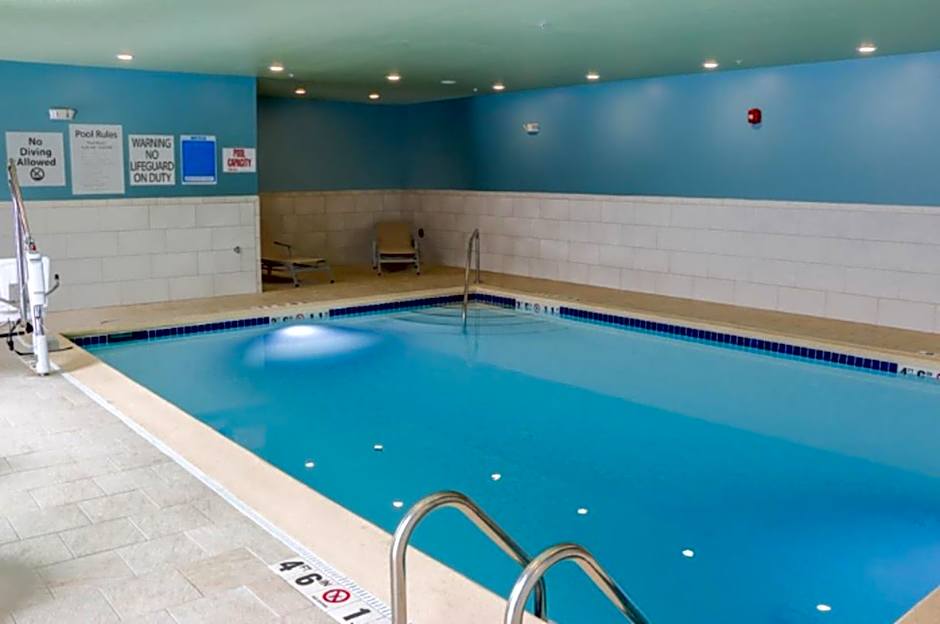 Holiday Inn Express And Suites Detroit North - Roseville By IHG