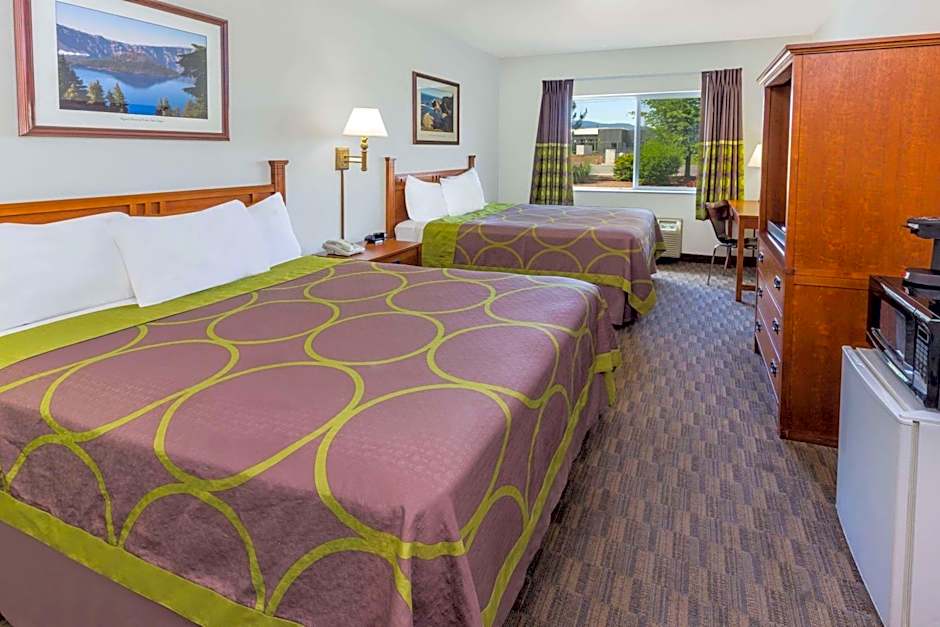 Super 8 by Wyndham Central Pt Medford