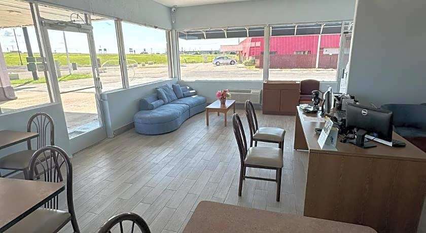Days Inn by Wyndham Salina South