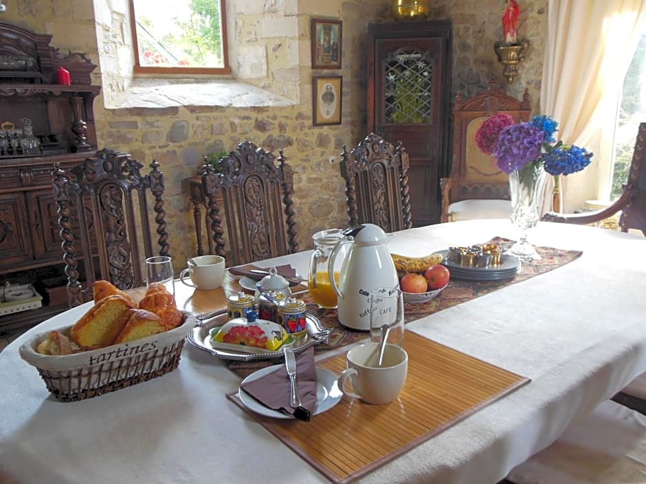 Prieure St Pierre de La Luthumiere