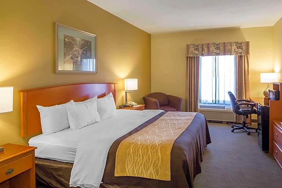 Quality Inn & Suites MidAmerica Industrial Park Area