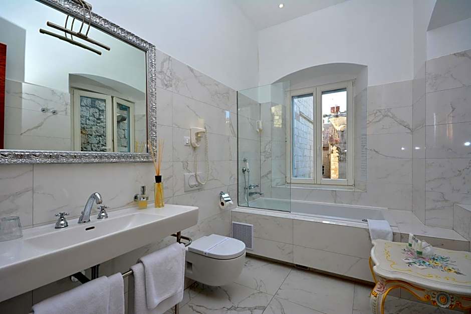 Jupiter Luxury Hotel
