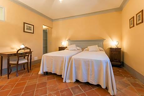 Double or Twin Room with Bathroom