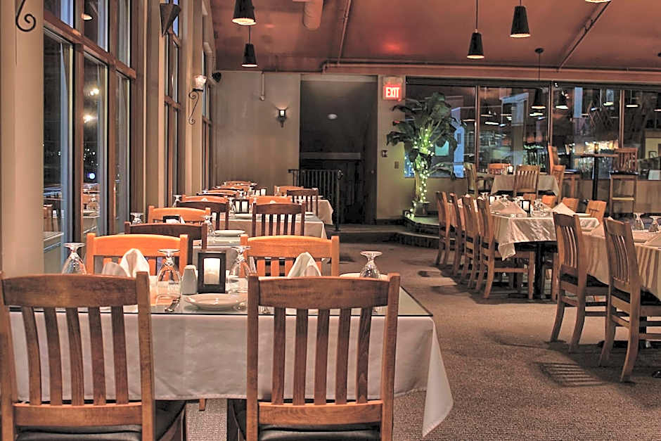 Holiday Inn Hotel & Suites Osoyoos By IHG
