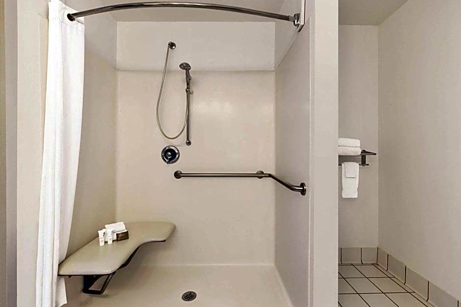 Country Inn & Suites by Radisson, Conyers, GA