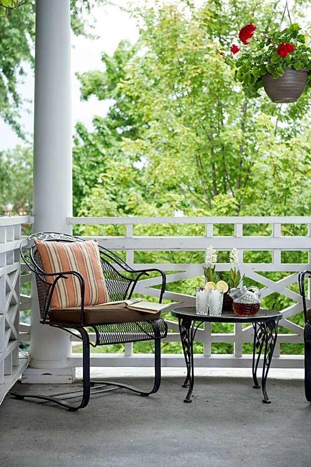 Southmoreland on the Plaza an Urban Inn