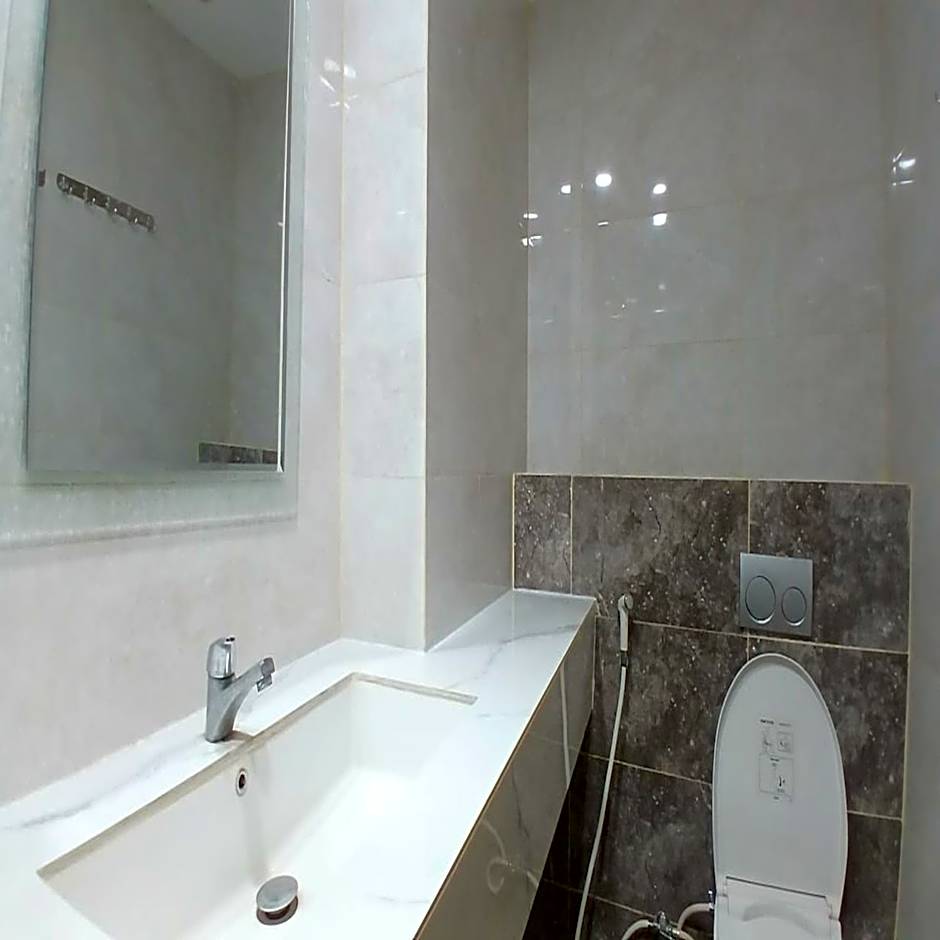 RedDoorz at Griya Athaya Maguwoharjo Yogyakarta