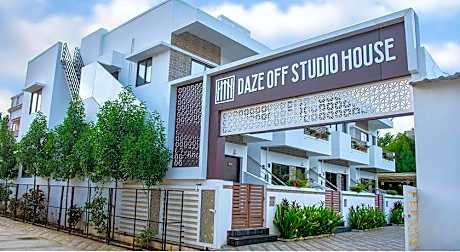 Daze Off Studio House