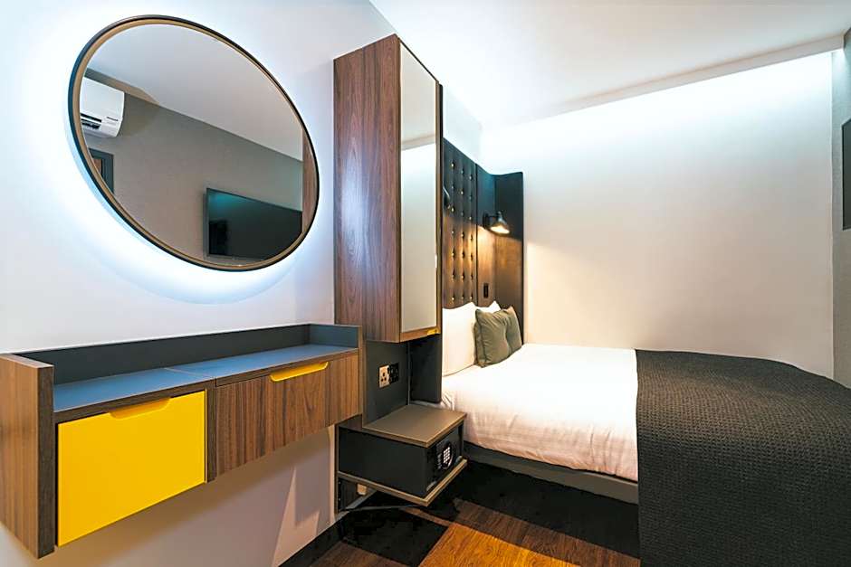 Tune Hotel - London, Liverpool Street