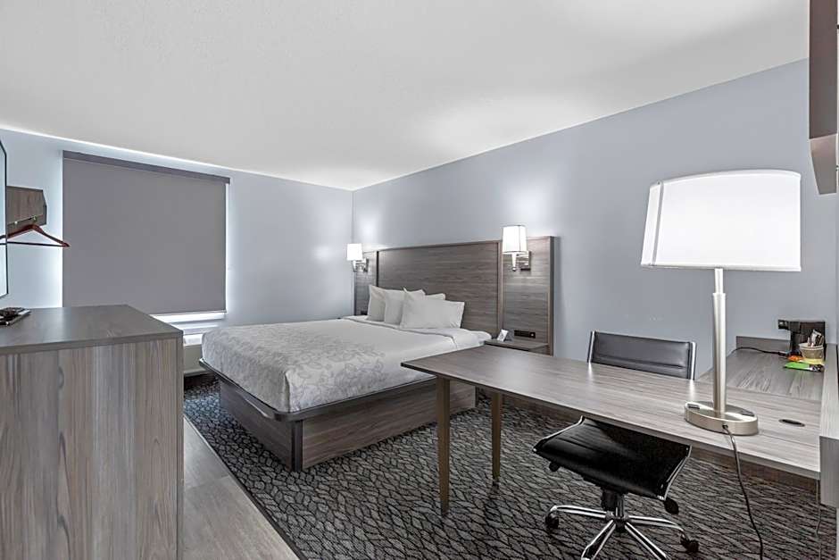 Emerald Hotel & Suites Calgary Airport